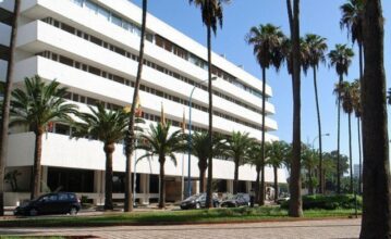 Bourse : les grandes valeurs toujours en baisse