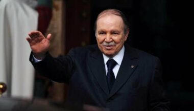 Abdelaziz Bouteflika quitte la France pour l'Algérie