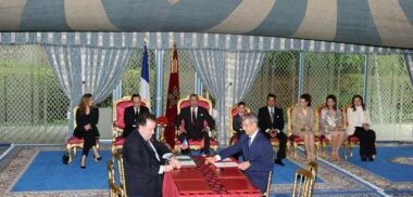 Inauguration, contrats, lait et dattes