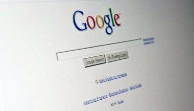 Google: l'action pour la première fois au-dessus des 900 dollars