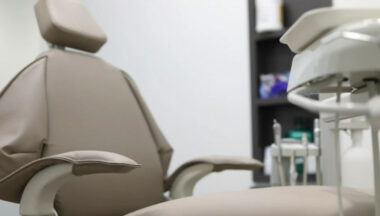 Acculés par les impératifs financiers, les dentistes s’apprêtent à rouvrir