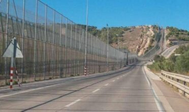 La garde civile espagnole expulse illégalement des immigrants clandestins