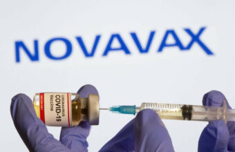 Vaccin: l'UE prévoit de commander 200 millions de doses du vaccin de Novavax