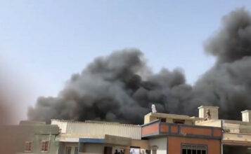 Pakistan: un avion de ligne s'écrase à Karachi, une centaine de personnes à bord