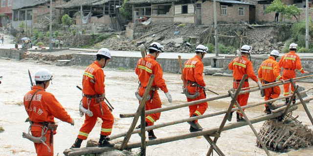 Séisme en Chine : les secours s'intensifient malgré les difficultés d'accès