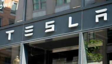 Tesla en bourse : près de 800 milliards de dollars en capitalisation perdue depuis décembre