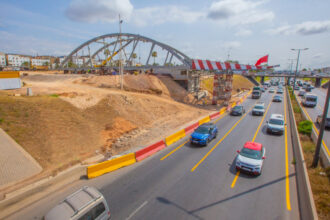 Tramway Casablanca: mise en place du pont bow-string du boulevard Oulad Ziane