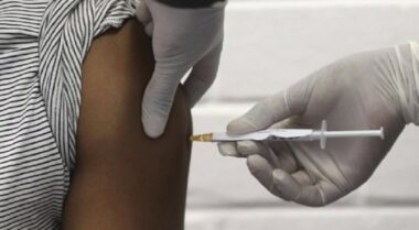 Obligation vaccinale pour les plus de 50 ans en Italie, pass vaccinal obligatoire en France