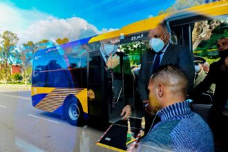 Des bus nouvelle génération, produits au Maroc, entrent en service à Kénitra