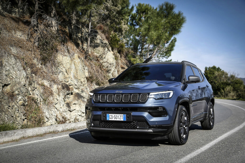 Automobile : lifting intérieur pour le Jeep Compass