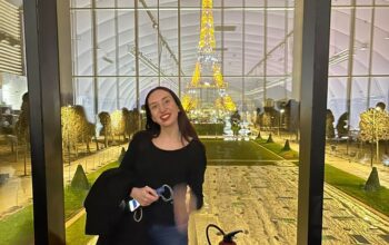 La jeune artiste Zineb Bennani Smires présente au salon 'Comparaisons' à Paris