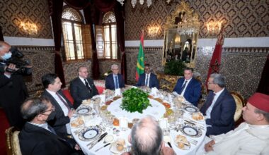 Le Roi offre un déjeuner en l'honneur du Premier ministre mauritanien