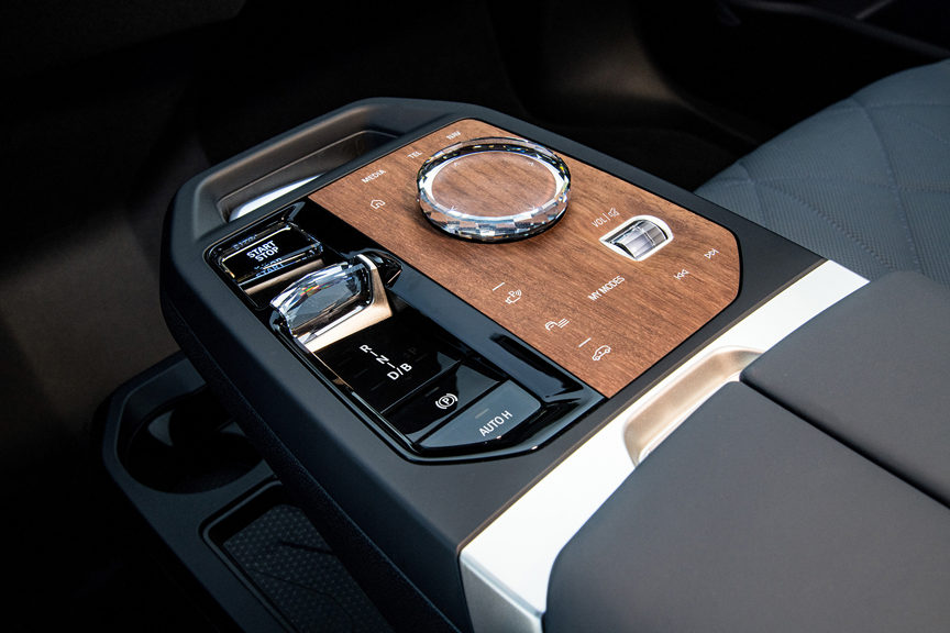 BMW iX : Bavaroise aux électrons