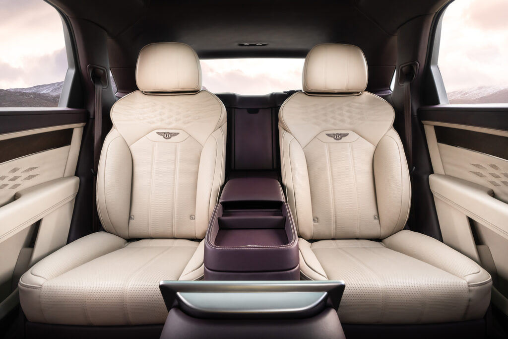 Séance de stretching pour le Bentayga