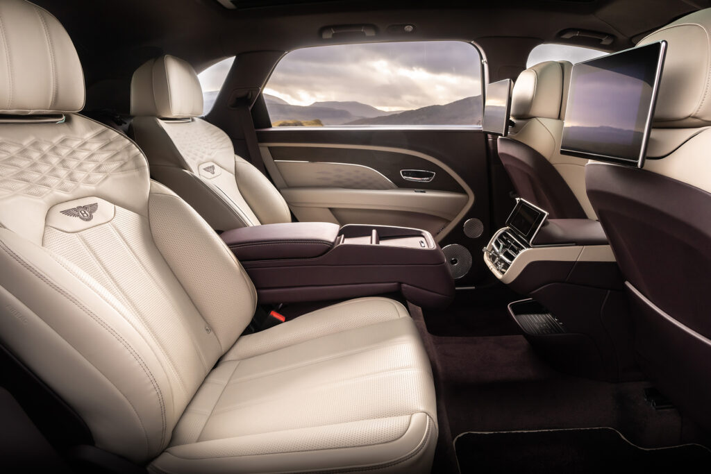 Séance de stretching pour le Bentayga