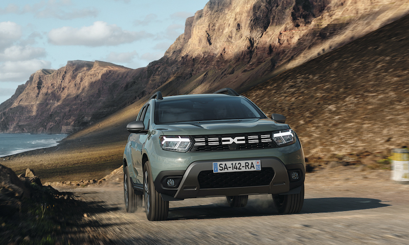 Les modèles Dacia arborent (enfin) le nouveau logo