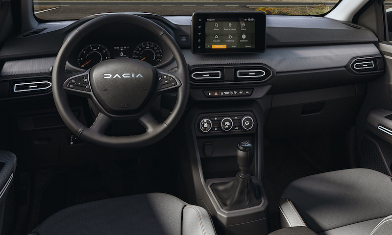 Les modèles Dacia arborent (enfin) le nouveau logo