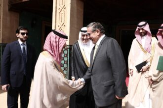 Aziz Akhannouch s’entretient avec le chef de la diplomatie saoudienne