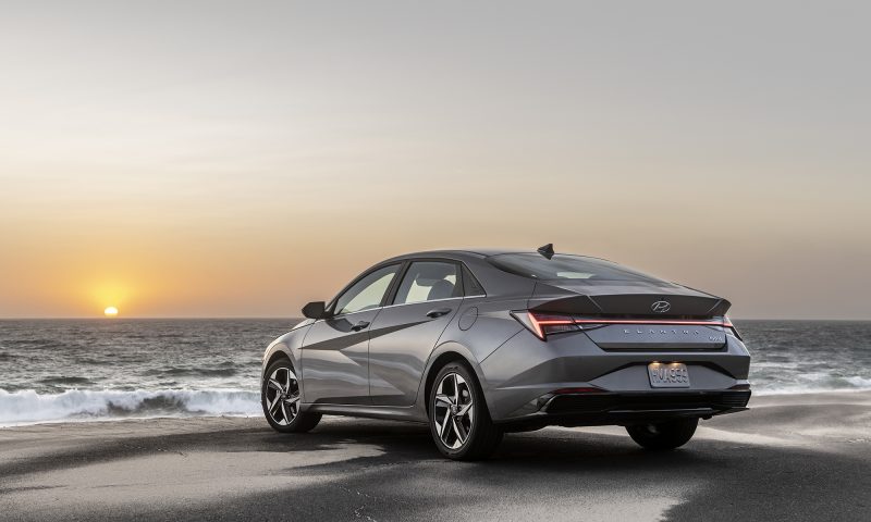 Hyundai Elantra : virage électrifié