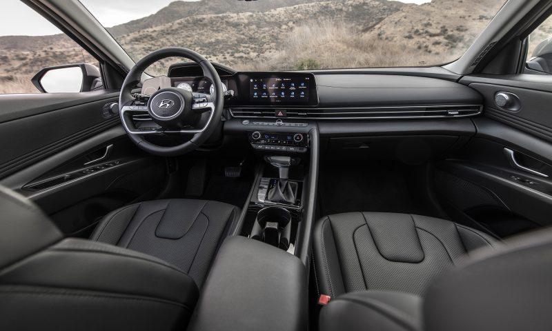 Hyundai Elantra : virage électrifié