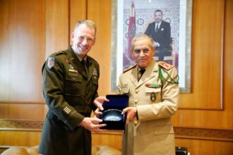 Le nouveau commandant général de SETAF-Africa reçu par l'inspecteur général des FAR