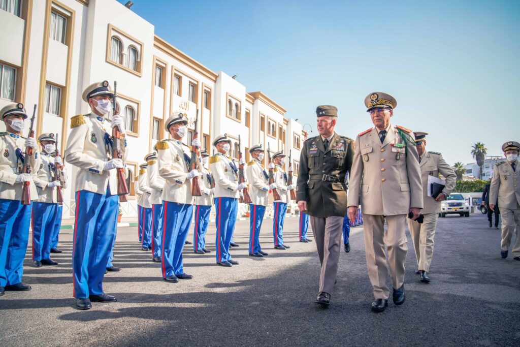 Le nouveau commandant général de SETAF-Africa reçu par l'inspecteur général des FAR