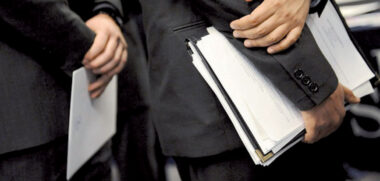 Société anonyme : le DG n'est pas un salarié, il est révocable à tout moment (arrêt)