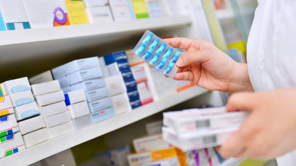 Le ministère de la Santé lance la constitution du stock stratégique national de médicaments