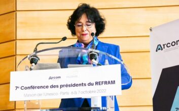 A Paris, Latifa Akharbach pose la question de la régulation des plateformes GAFAM