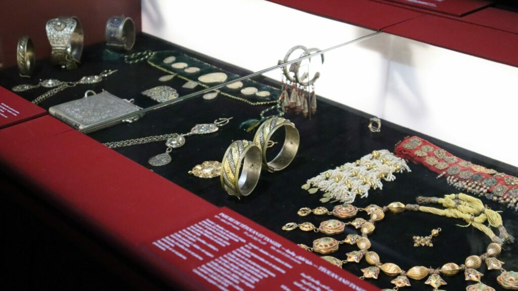 Plongée à 360° dans le monde de la parure marocaine