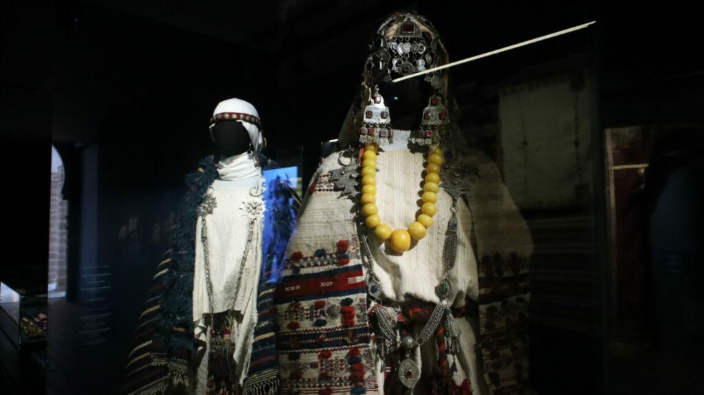 Plongée à 360° dans le monde de la parure marocaine