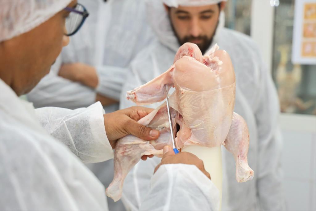 De la production à la commercialisation, le circuit complet de la volaille expliqué par le directeur de la FISA