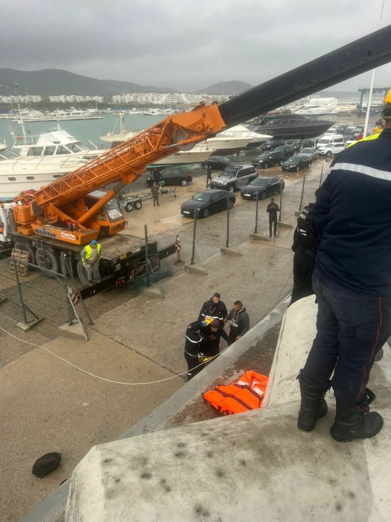 Les autorités portent secours à un navire commercial échoué au large de M'diq