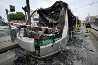 Pillages, incendies, destructions: nuit d'émeutes et de violences en France