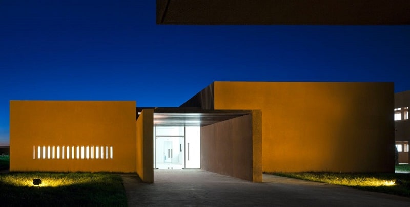 L’École supérieure de technologie de Guelmim, une architecture contemporaine bien intégrée au site