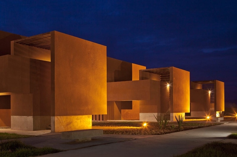 L’École supérieure de technologie de Guelmim, une architecture contemporaine bien intégrée au site