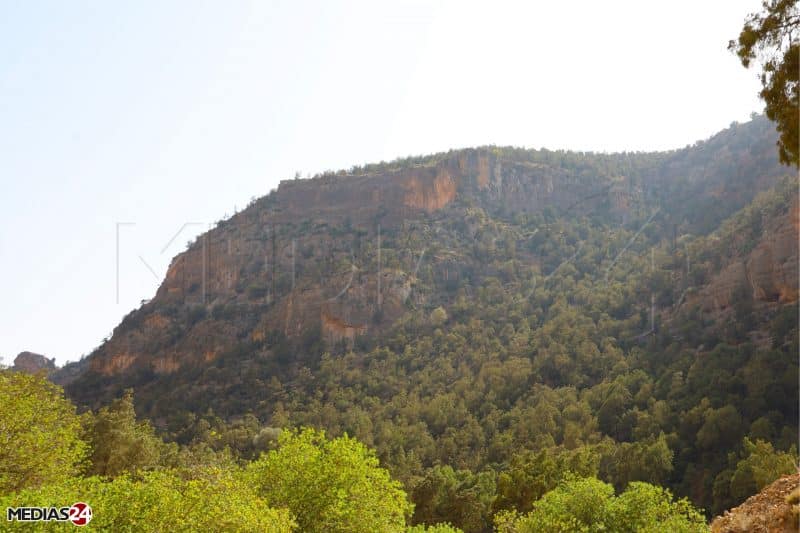 Oriental. Dans l’arrière-pays, vallées, plages et grottes préhistoriques