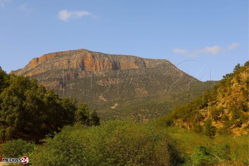 Oriental. Dans l’arrière-pays, vallées, plages et grottes préhistoriques