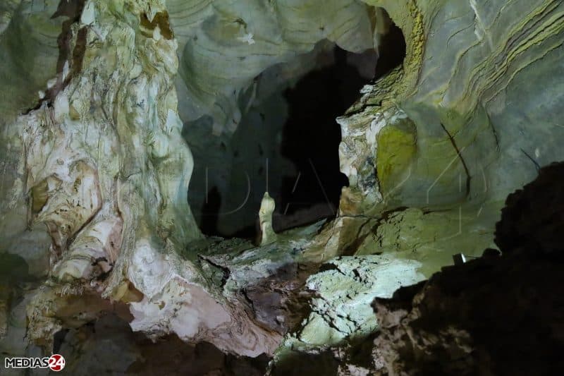 Oriental. Dans l’arrière-pays, vallées, plages et grottes préhistoriques