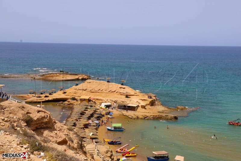 Oriental. Dans l’arrière-pays, vallées, plages et grottes préhistoriques