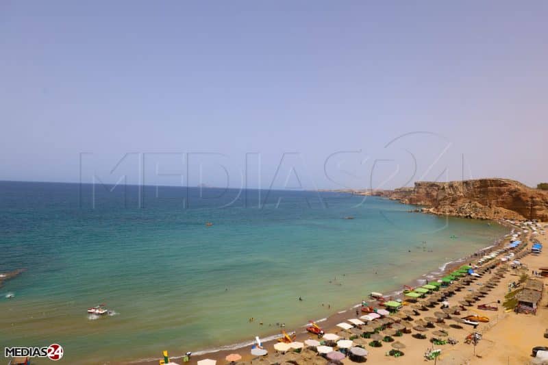 Oriental. Dans l’arrière-pays, vallées, plages et grottes préhistoriques