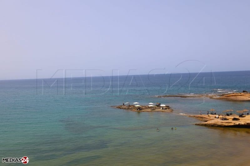 Oriental. Dans l’arrière-pays, vallées, plages et grottes préhistoriques