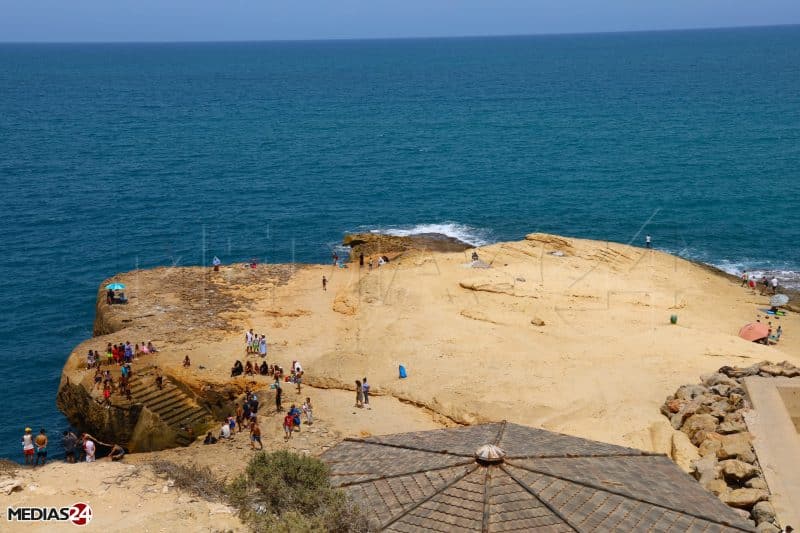 Oriental. Dans l’arrière-pays, vallées, plages et grottes préhistoriques