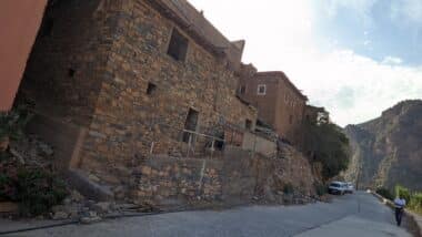 Séisme d’Al Haouz, les matériaux locaux, clé d’une reconstruction réussie, mais selon quelle technique ?