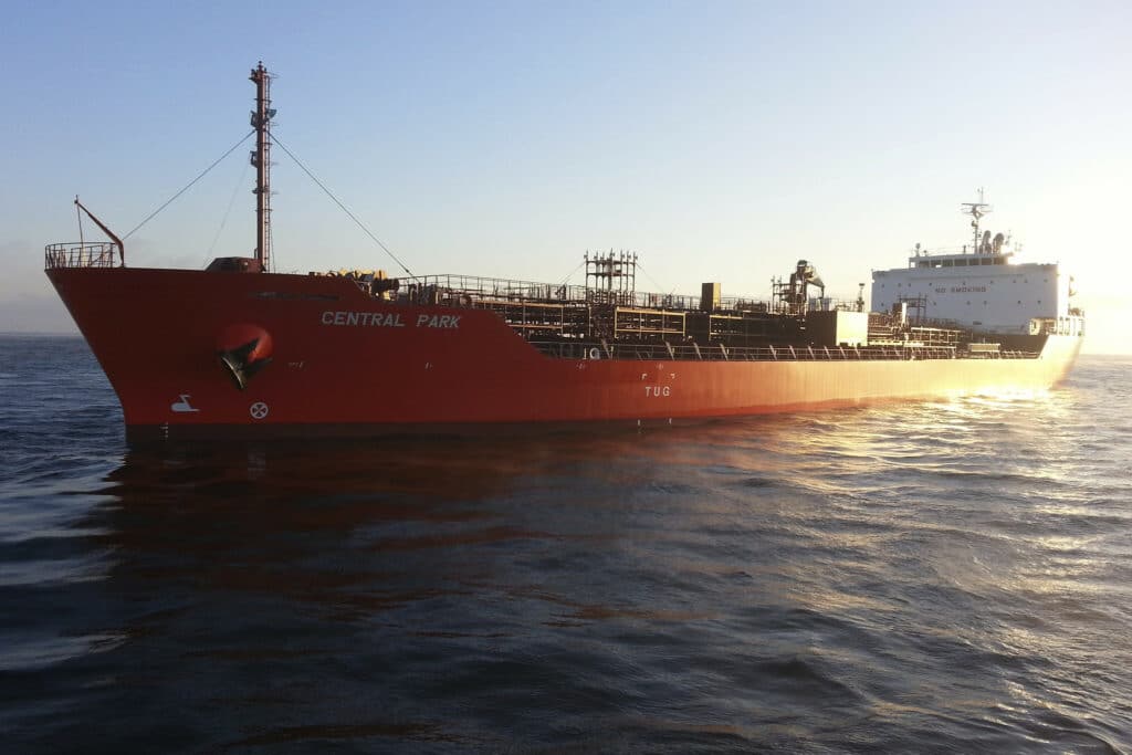 Après une attaque, un navire transportant une cargaison d’OCP reprend sa route