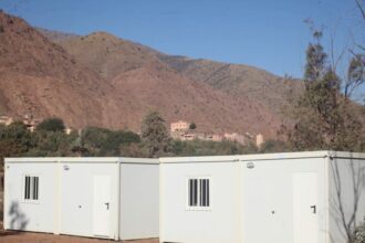 Séisme d'Al Haouz : une association installe 12 maisons mobiles à Talat N'Yaaqoub