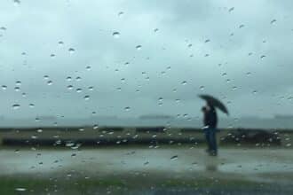 Alerte météo : pluies, chutes de neige et rafales de vent