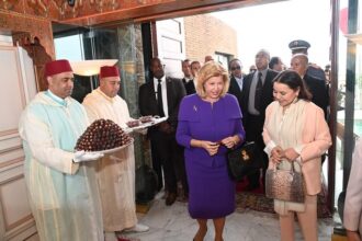 Le Roi Mohammed VI offre un déjeuner en l’honneur de la Première Dame de Côte d’Ivoire