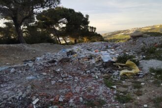 Les forêts de Tanger menacées par l’invasion des déchets de construction