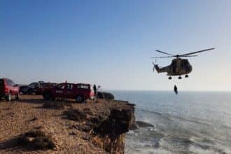 Laâyoune : une équipe des Forces Royales Air porte assistance à 12 Subsahariens candidats à la migration irrégulière